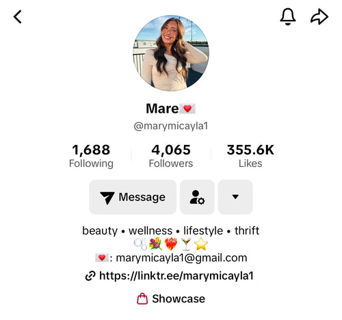 Mary Mikayla Wood - Fashion Lifestyle Influencer